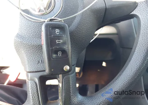 2013 Volkswagen Golf 2.5L 4-Door from USA, damaged, VIN WVWDB7AJ3DW131647